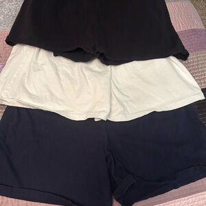 Basic Editions White Cotton Shorts